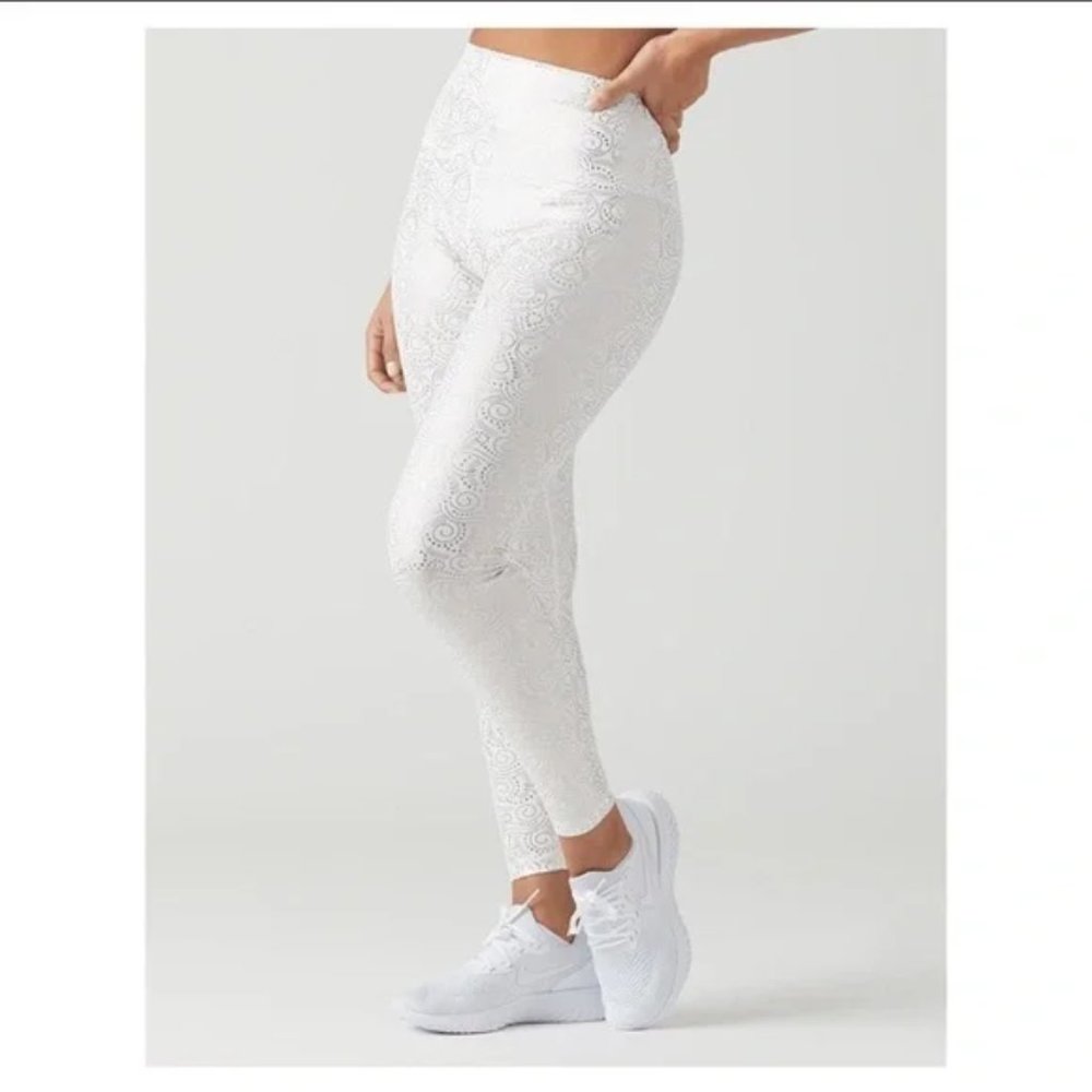 🔴 $5 $10 $15 SALE 🔴 GLYDER White & Rose Gold Royal Tide Formaflex Leggings